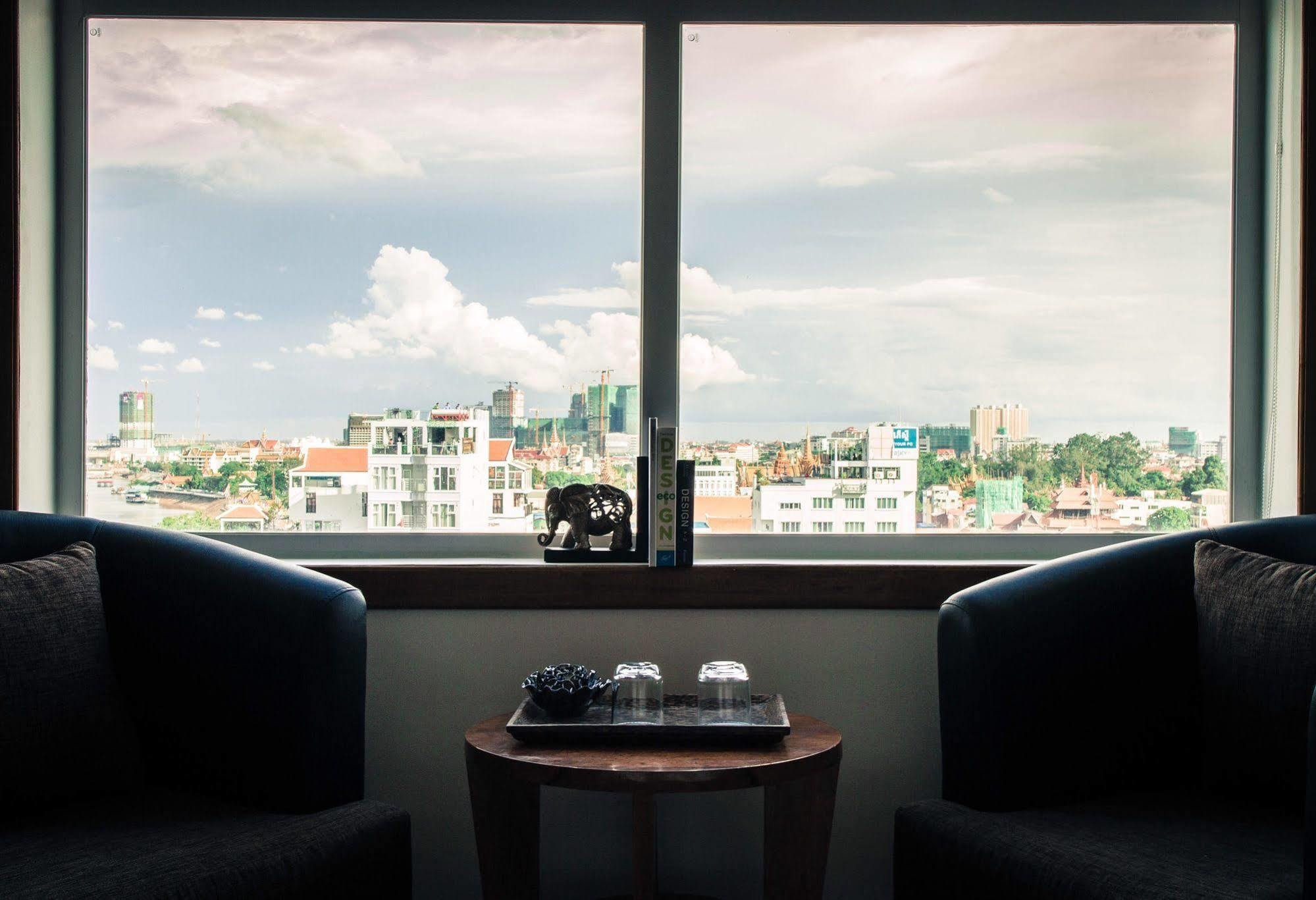 Point Boutique Hotel Phnom Penh Exterior foto